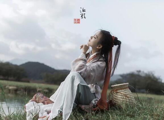 思念家乡亲人的诗句（描写故乡的诗句古诗） 第1张