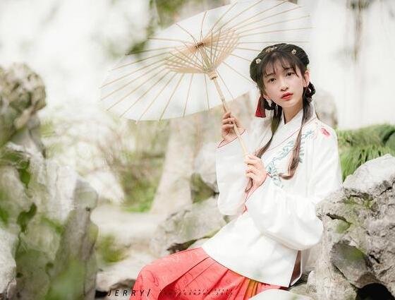 思念家乡亲人的诗句（描写故乡的诗句古诗） 第5张