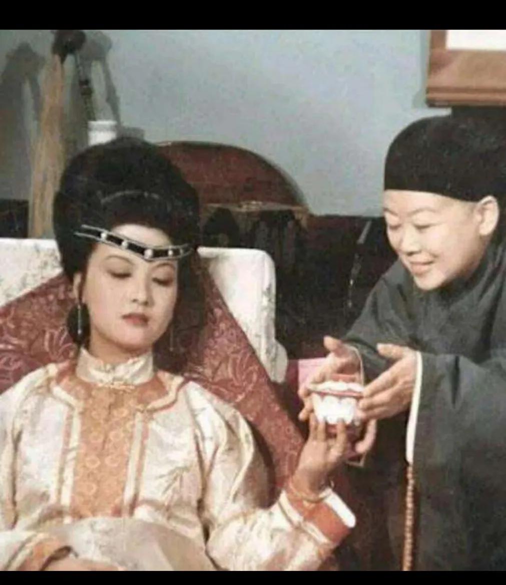 王熙凤人物分析（红楼梦人物分析王熙凤） 第9张