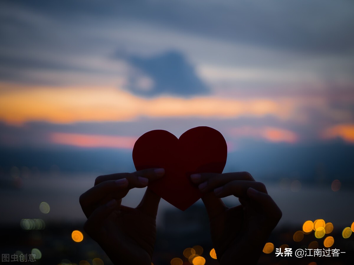 爱情人生格言励志短句（人生爱情感悟经典句子） 第1张