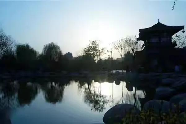 夕阳无限好只是近黄昏（借夕阳表达爱情的诗句） 第5张