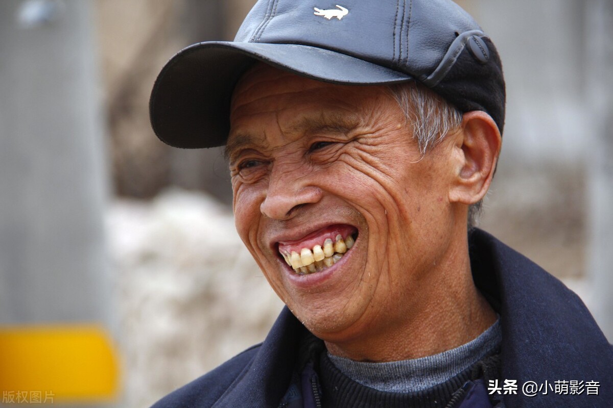 打油诗搞笑幽默风趣（幽默风趣顺口溜打油诗） 第3张