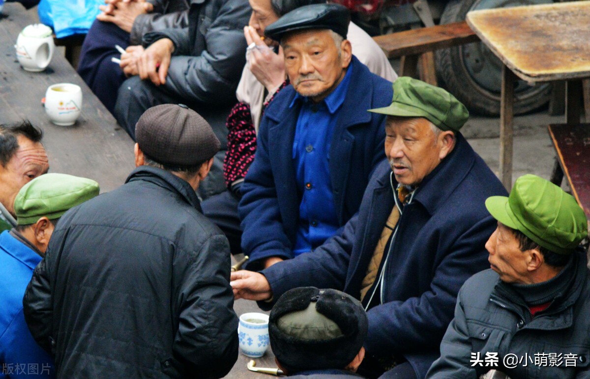 打油诗搞笑幽默风趣（幽默风趣顺口溜打油诗） 第11张