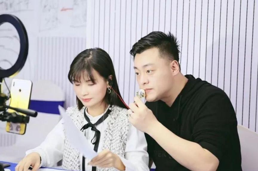 抖音如何直播卖东西，抖音开直播方法 第1张
