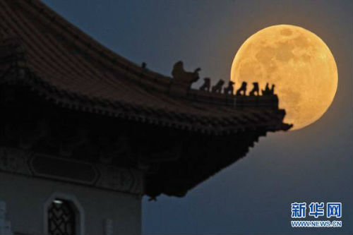 中秋佳节倍思亲的古诗是什么（佳节思念亲人的美句） 第7张
