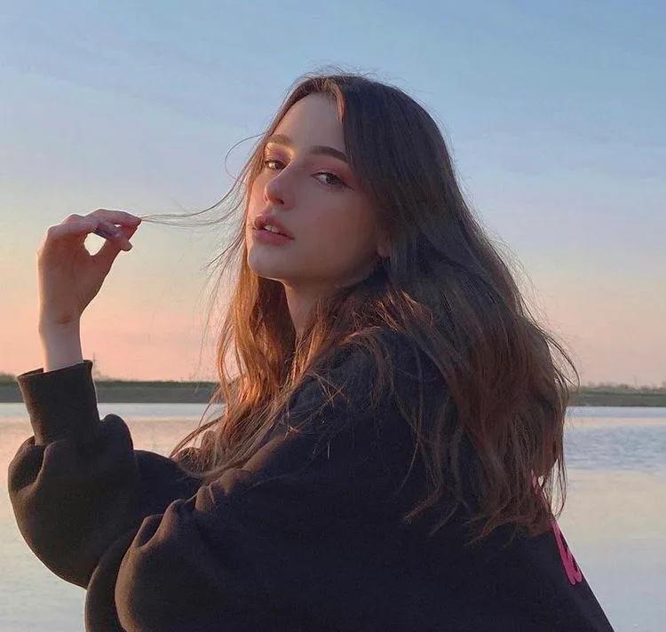 伤感爱情扎心的句子（催泪虐心爱情句子） 第1张