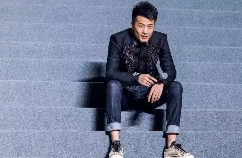 中国十大网红收入榜：李子柒22亿排第四，李佳琦46亿排第二 5 第9张