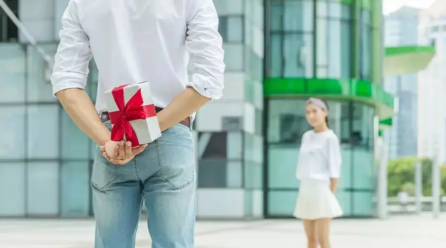 情感博主怎么赚钱：6个月变现超200万，4个月圈粉1200万 1 第1张