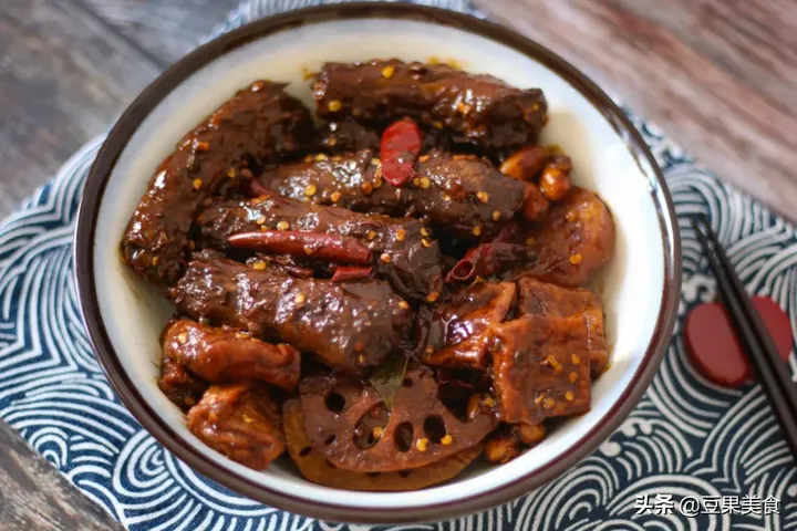 九三鸭脖卤料配方明细（鸭脖要卤多久可以入味） 第5张