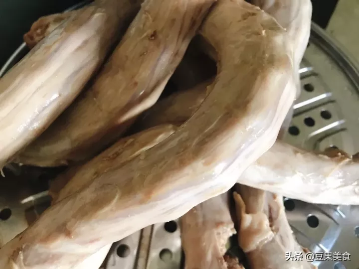 九三鸭脖卤料配方明细（鸭脖要卤多久可以入味） 第13张