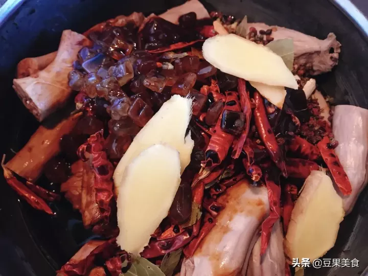 九三鸭脖卤料配方明细（鸭脖要卤多久可以入味） 第21张