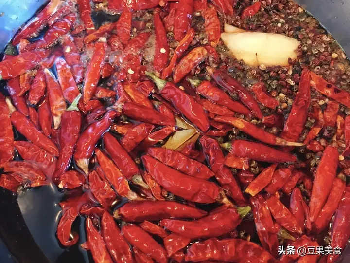 九三鸭脖卤料配方明细（鸭脖要卤多久可以入味） 第23张