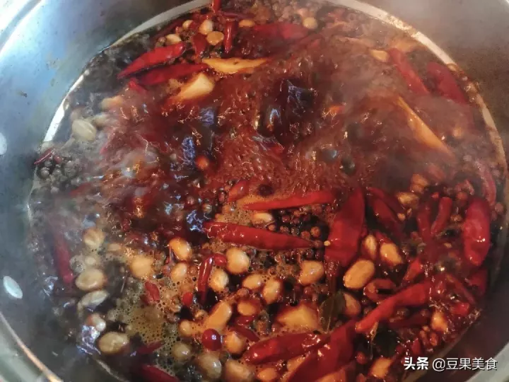 九三鸭脖卤料配方明细（鸭脖要卤多久可以入味） 第31张
