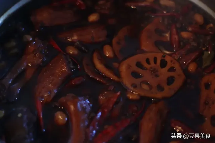 九三鸭脖卤料配方明细（鸭脖要卤多久可以入味） 第33张