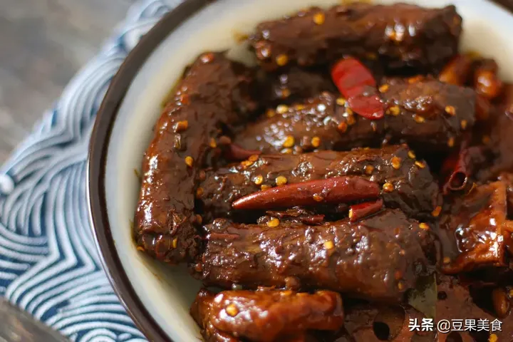 九三鸭脖卤料配方明细（鸭脖要卤多久可以入味） 第35张