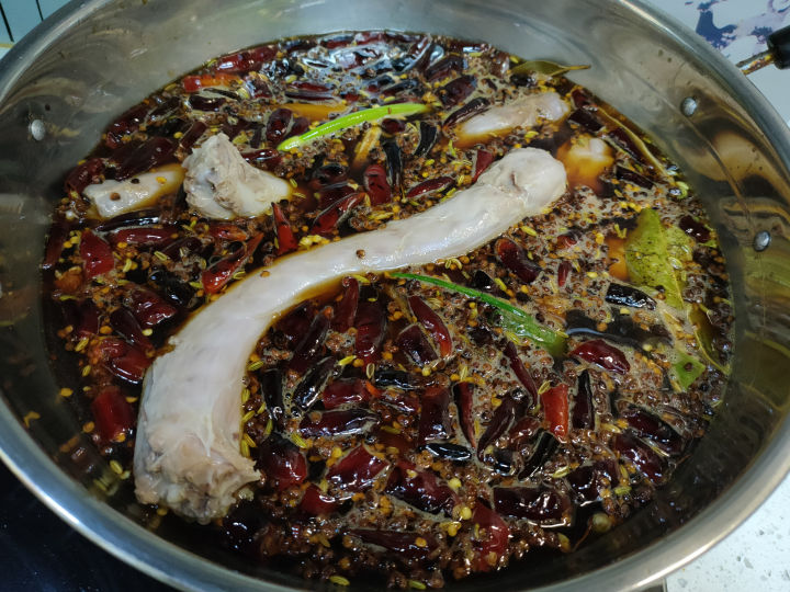 卤鸭脖一定要焯水吗（卤鸭脖怎么样内外都入味） 第19张
