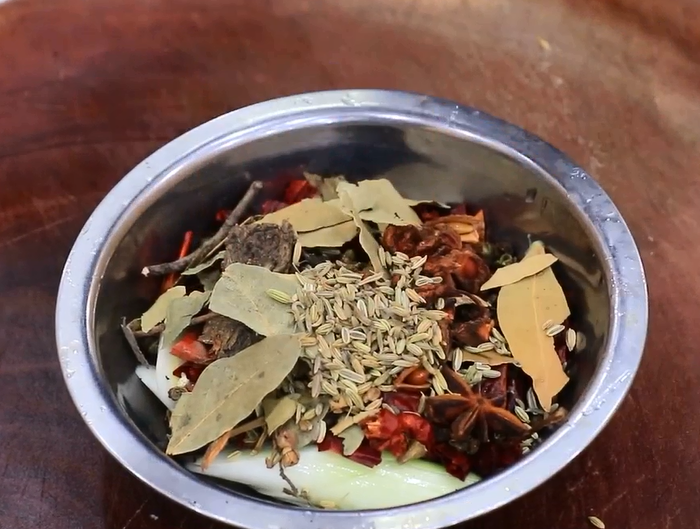 鸭脖卤咸了怎么补救（卤鸭脖怎么做好吃） 第5张