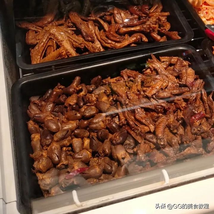 鸭头鸭脖怎么卤最好吃（卤鸭头鸭脖要几种材料） 第1张