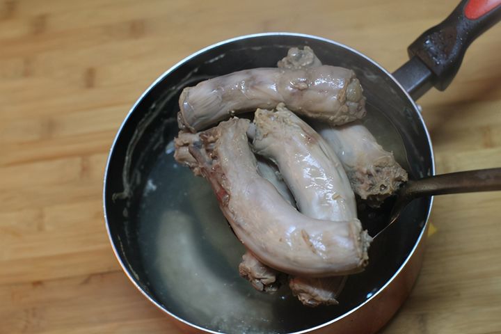 鸭脖怎么做好吃（鸭头怎么卤） 第5张