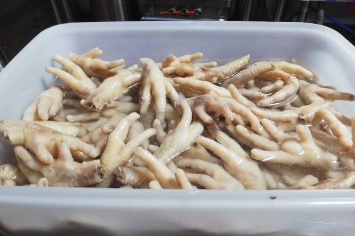 自己在家怎么卤鸭脖（鸭脖卤制多少分钟合适） 第15张