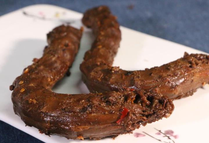 鸭脖鸭架怎么卤（鸭脖子怎么卤好吃） 第5张