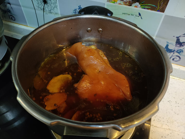 重庆卤肉的做法及配料（卤肉卤什么肉最好吃） 第1张