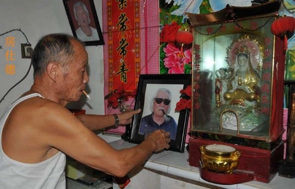 成龙复杂的原生家庭：俩哥哥同父异母，俩姐姐同母异父，亲疏有别 第37张