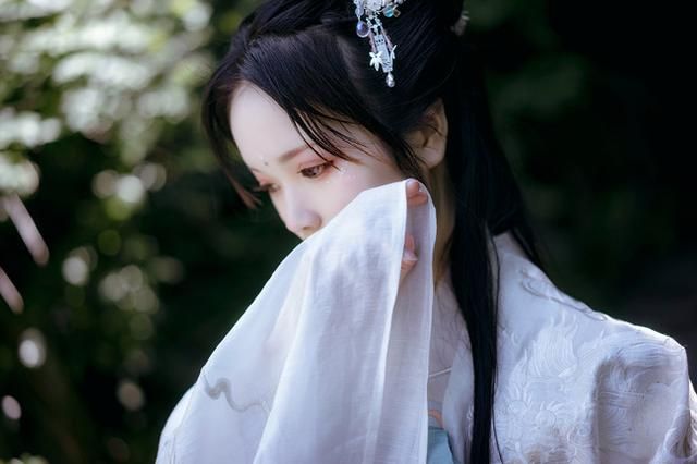 爱情诗句经典语录（有深度表达爱意的句子） 第1张