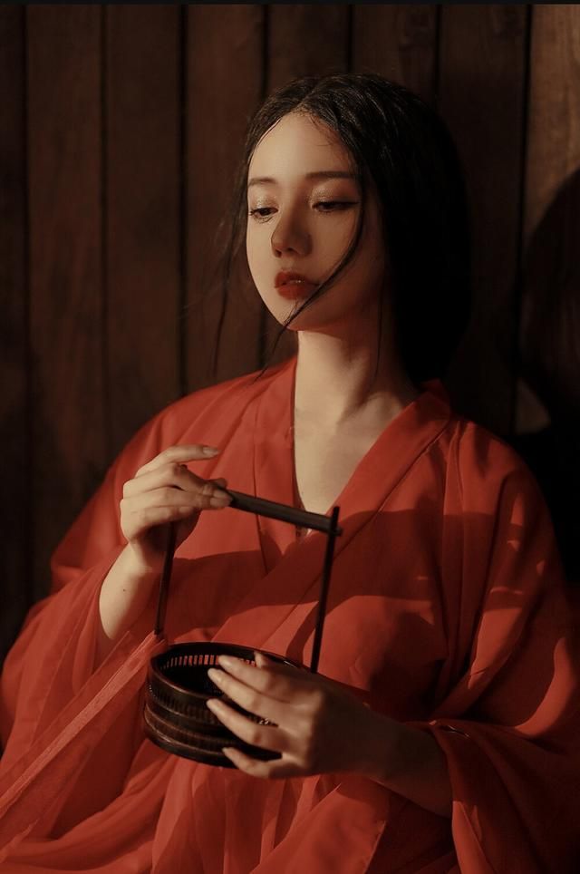 爱情诗句经典语录（有深度表达爱意的句子） 第5张