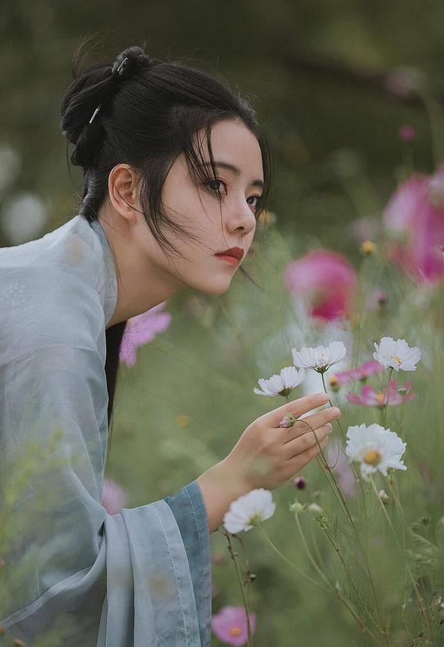 爱情诗句经典语录（有深度表达爱意的句子） 第9张