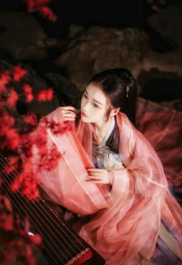 爱情诗句经典语录（有深度表达爱意的句子） 第11张