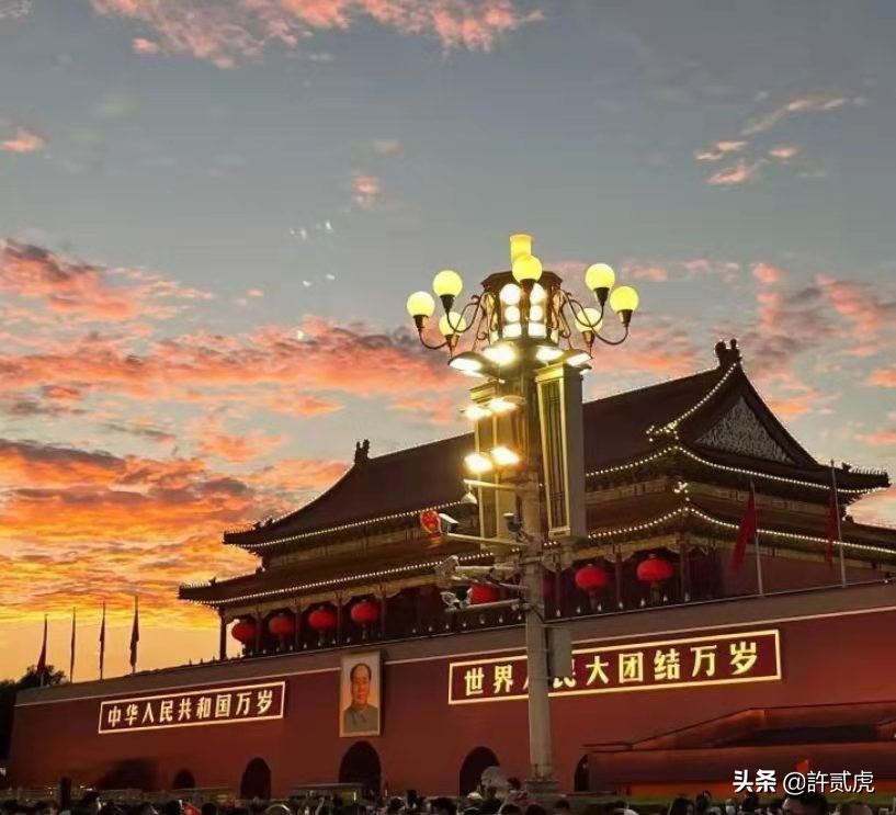 爱党爱国的经典句子（关于爱国的句子摘抄） 第1张