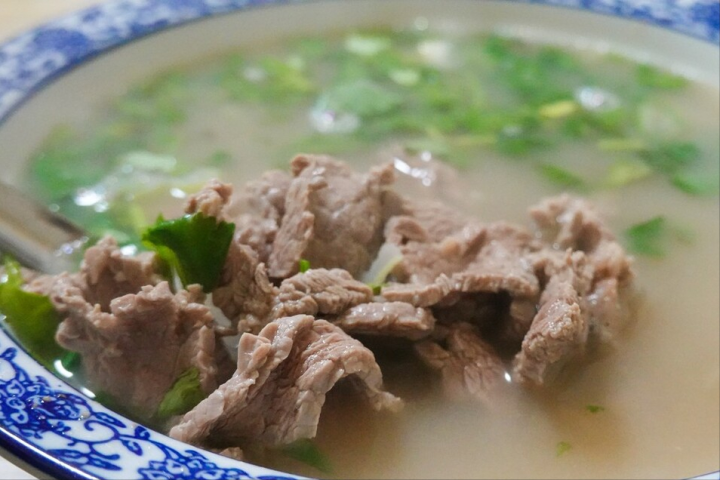 羊肉汤的做法（羊汤怎么熬制才出白汤） 第3张