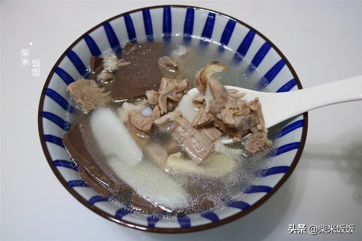 炖羊肉汤的正确方法（正宗羊肉汤配料） 第1张