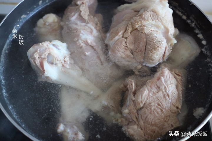 炖羊肉汤的正确方法（正宗羊肉汤配料） 第9张