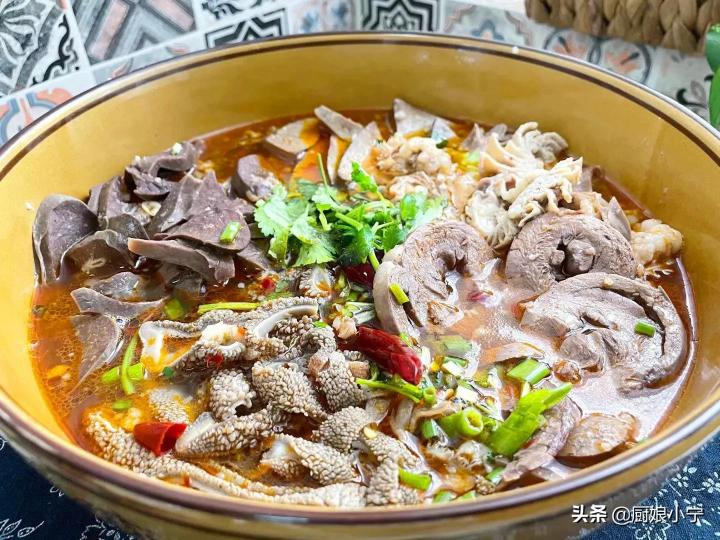 熬羊汤要什么材料和配料（正宗羊肉汤的做法及配料） 第1张