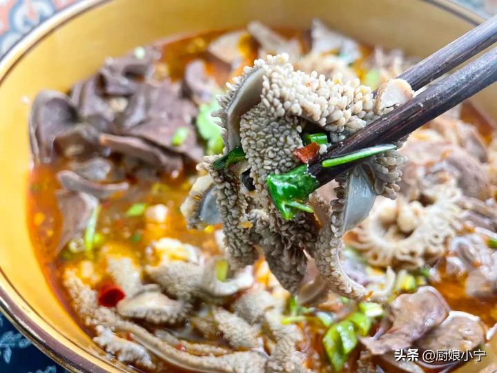 熬羊汤要什么材料和配料（正宗羊肉汤的做法及配料） 第23张
