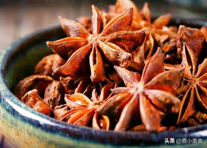 炖羊肉汤的家常做法（正宗羊杂汤的做法和配料） 第5张