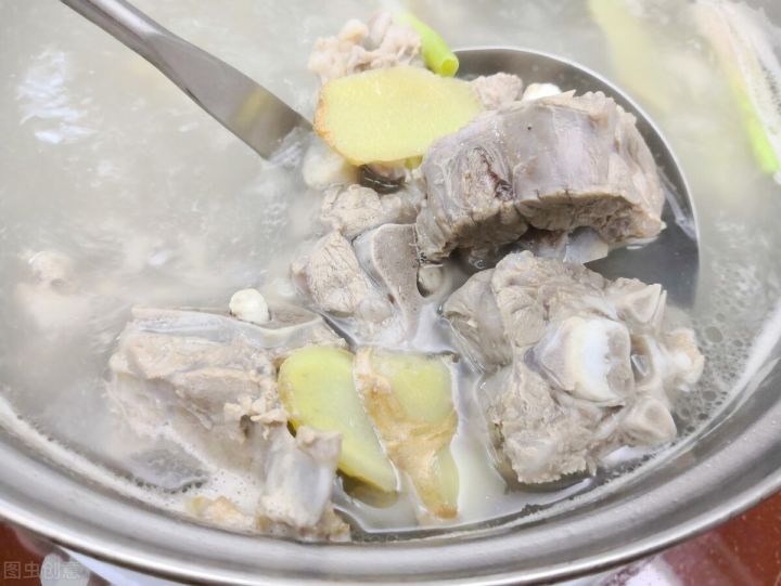 做羊肉汤需要哪些配料（白汤羊肉汤的做法及配料） 第13张