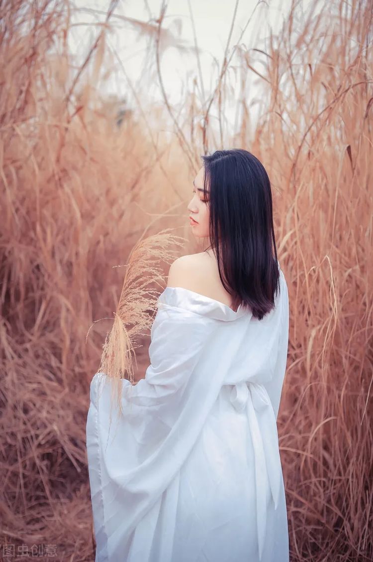形容十月份的优美诗句（赞美金秋十月的诗句） 第11张