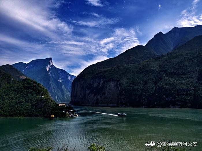 关于三峡的诗句有哪些（描写三峡的千古名句） 第5张
