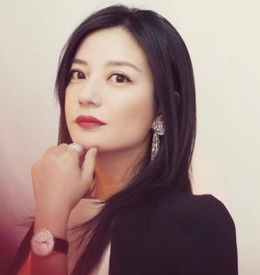 小燕子变“大资本”，联手马云一天狂赚23亿，与老公关系却有猫腻 第13张