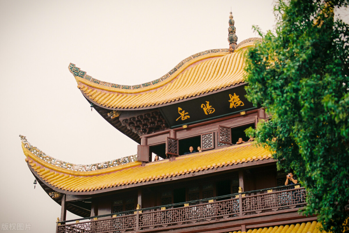 岳阳楼古诗名句（关于岳阳楼的诗句古诗） 第3张