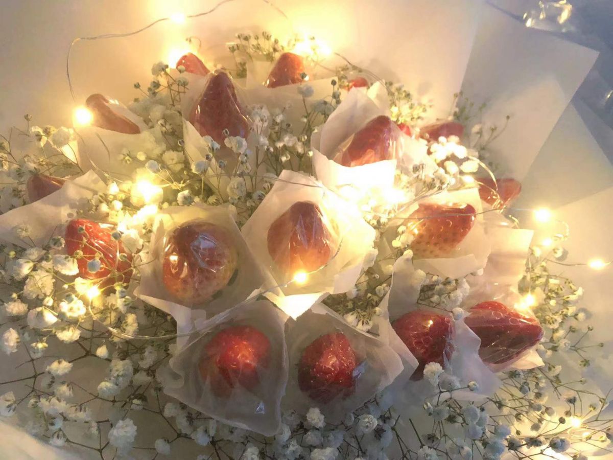 情人节简短祝福语唯美（祝福爱情的唯美句子） 第1张