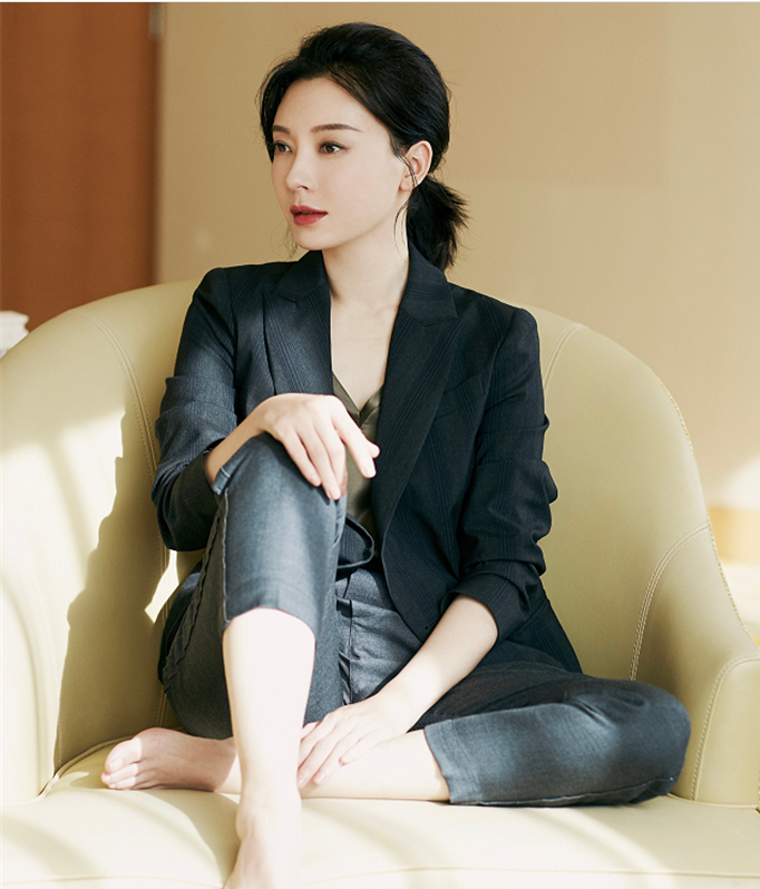 适合40岁女人的发型(4种减龄发型推荐) 第27张