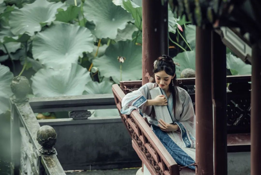 描写春天的唯美诗句古风（春天的简短文案） 第29张