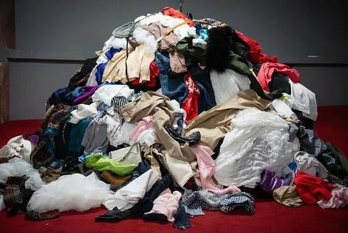 回收旧衣服赚钱的方式有哪些？目前回收多少钱一吨？这里有答案 第5张