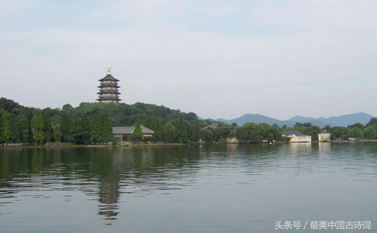 描写西湖的古诗有哪些（赞美西湖美景的诗句大全） 第1张