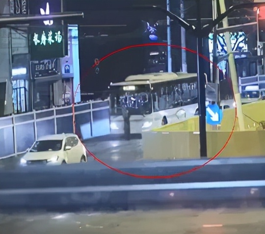 动态｜看守所巡回检察明年起在全国推开；三只松鼠丑化国人？上海消保委发声 第7张