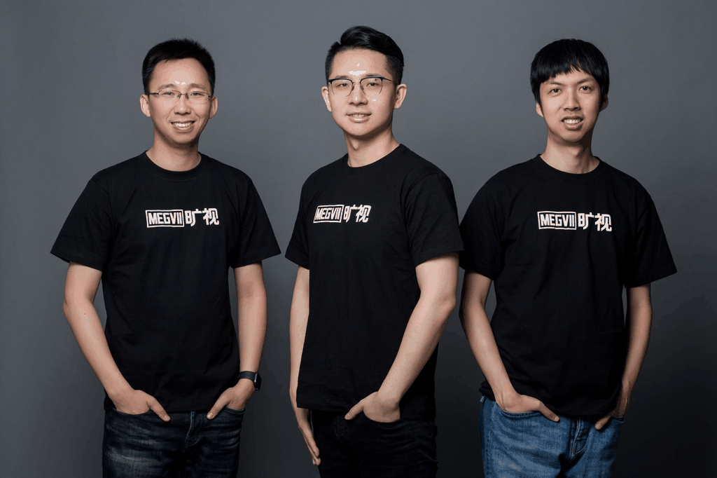 3位清华学霸，3年烧光127.66亿，靠补贴盈利，上市前先变现3.8亿 第3张